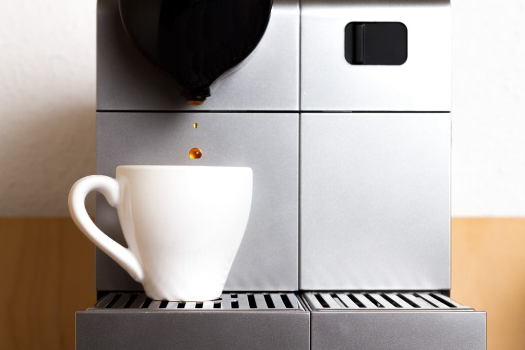 Nespresso Maschine Wasser Läuft Unten Aus Nespresso Maschine: Wasser läuft aus – Was tun? | Kochtipp.net